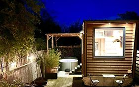 “New tiny house in Vijfhuizen”